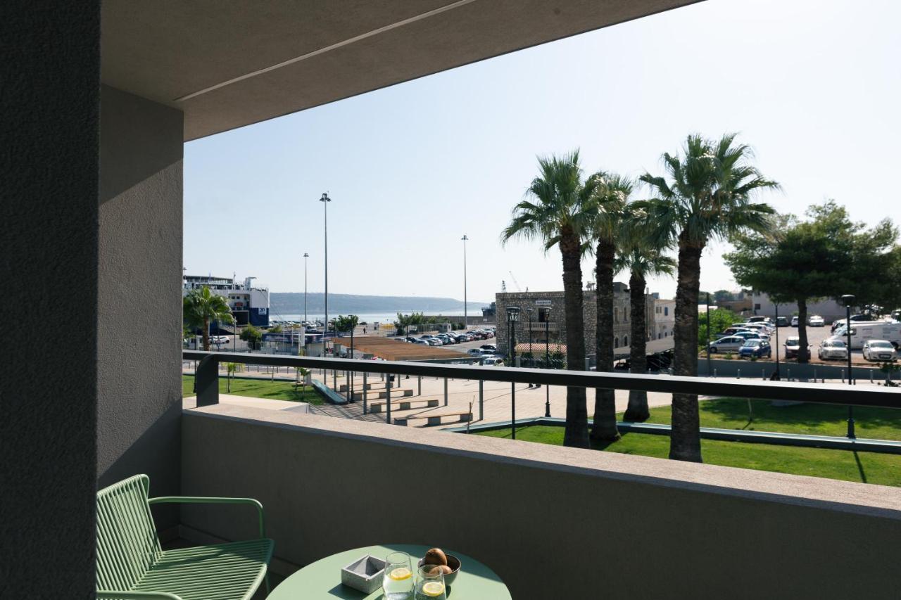 Souda Plaza Collection Hotel Luaran gambar